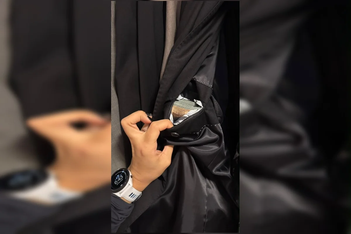 Operação Raio X: "maço de dinheiro" é encontrado em bolso de terno Operação Raio X: "maço de dinheiro" é encontrado em bolso de terno