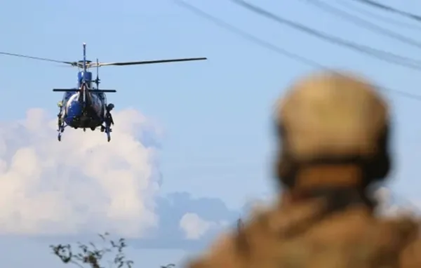 Imagem colorida de helicóptero Salvador - Metrópoles