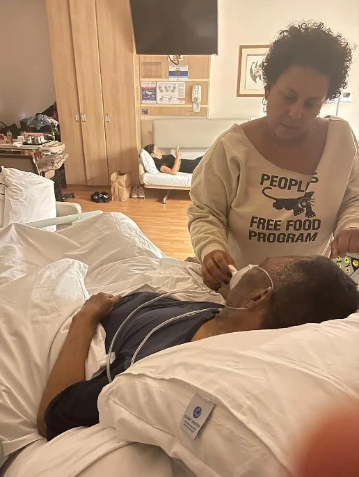 Filha de Pelé posta últimas fotos do pai e agradece equipe de hospital - destaque galeria