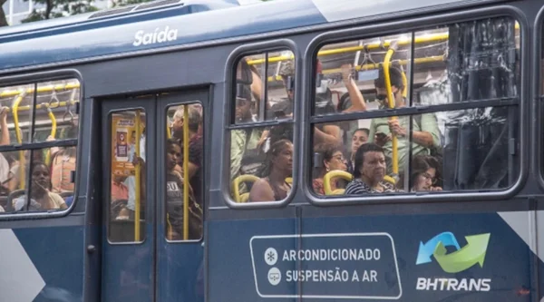 ônibus lotados em BH