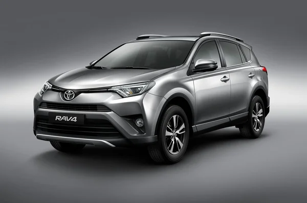 Toyota RAV4 ganha controle de estabilidade e vai custar R$ 159.290