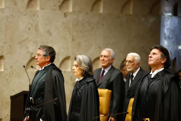 Cármen Lúcia negou 9 de 10 pedidos de impeachment de ministros do STF