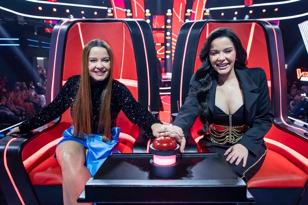 Maiara e Maraisa no The Voice Kids