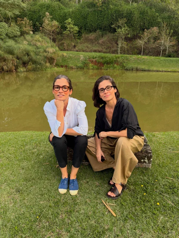 Renata Vasconcellos posa com irmã gêmea e confunde internautas; veja fotos - destaque galeria Renata Vasconcellos posa com irmã gêmea e confunde internautas; veja fotos - destaque galeria