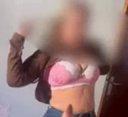 Pablinny Faleiro Pedersoli foi atingida no rosto por uma faca lançada pela mãe