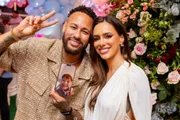 Bruna Biancardi reage a rumores de crise com Neymar com publicação romântica ao lado do jogador Bruna Biancardi reage a rumores de crise com Neymar com publicação romântica ao lado do jogador