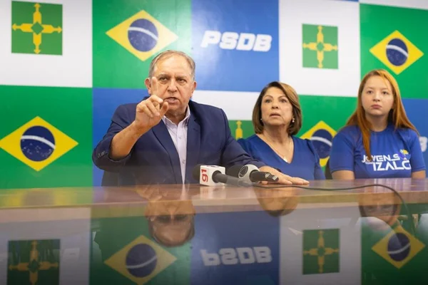 “Não estou preocupado com partidos”, diz Izalci sobre falta de apoio