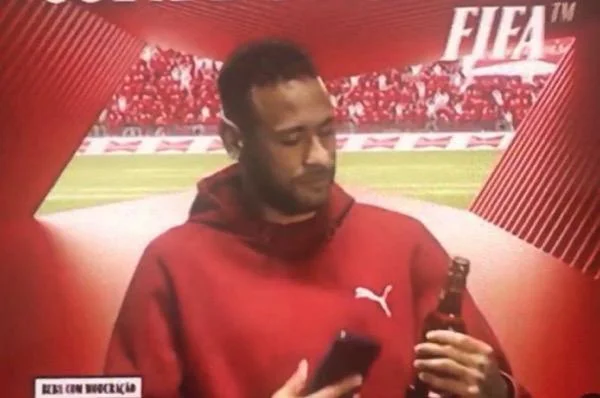 Neymar está fazendo propaganda de bebida alcoólica. E pode isso?