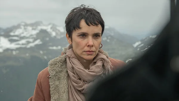 Longa de Débora Falabella ganha prêmio de melhor filme em festival americano