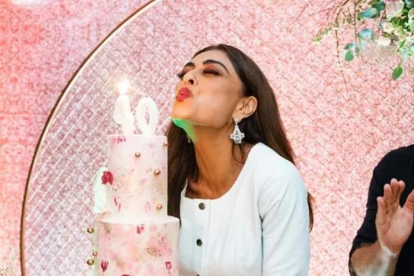 Juliana Paes celebra 40 anos em shopping com Secco, Marina Ruy e mais