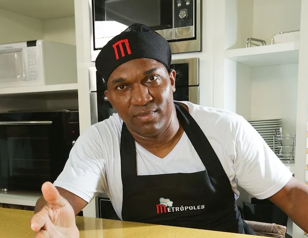 Autodidata, vencedor do “Desafio Sous-Chefs” se iniciou na cozinha aos 9 anos de idade
