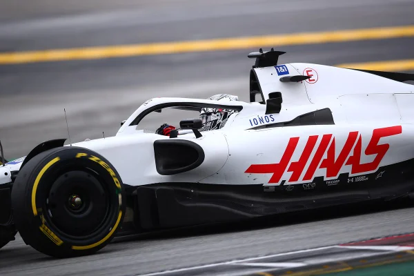 FIA proíbe pilotos de citarem nomes da Rússia e de Belarus nas redes