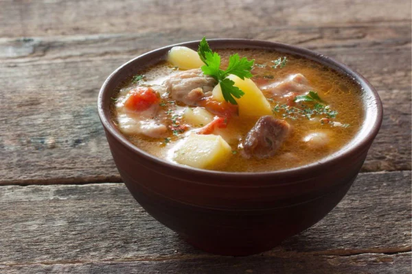 sopa de carne moida