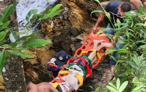 Garoto é resgatado após cair em trilha na Chapada dos Veadeiros; vídeo