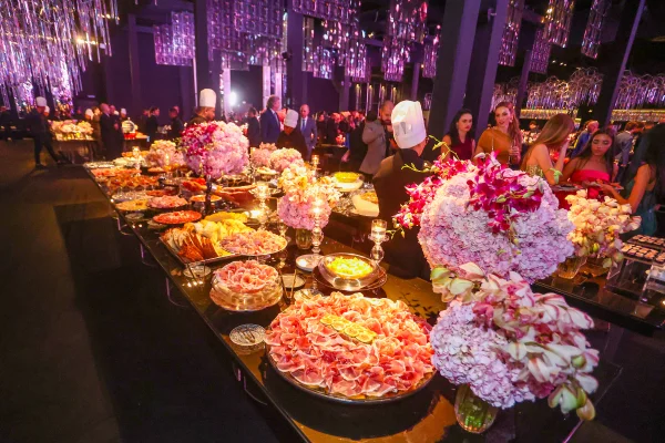Ilca Maria Estevão exalta 15 anos da filha Marita em festa de gala - destaque galeria