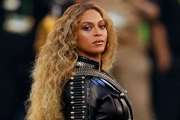 Bey, rainha. Vocês, nadinha. Ao debater o racismo, Beyoncé cutuca a ferida dos conservadores