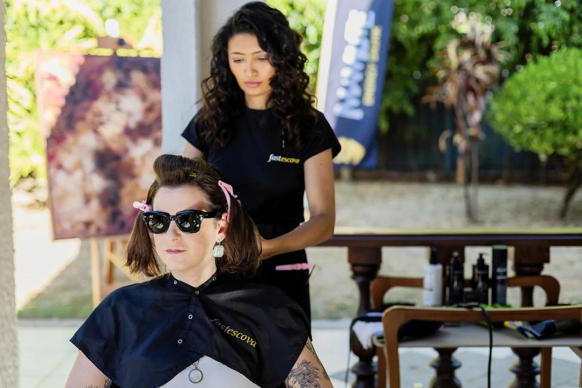 Convidadas fizeram maquiagem e cabelo com a Fast Escova Convidadas fizeram maquiagem e cabelo com a Fast Escova