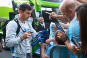 Kannemann atende torcedores do Grêmio em Brasília Kannemann atende torcedores do Grêmio em Brasília