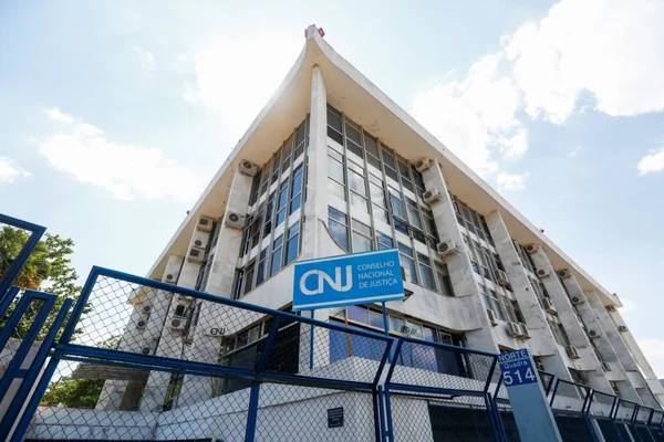Soltura de Lula: CNJ convoca Favreto, Gebran e Moro
