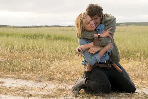 “Fear The Walking Dead” fortalece história paralela à série original