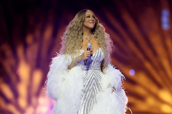 foto com cor. mariah carey na abertura das olimpíadas de inverno - metrópoles