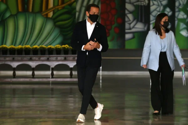 O governador João Doria (PSDB), apresenta nesta tarde de quarta-feira (09), em coletiva de imprensa no Palácio do Governo, informações sobre o combate ao coronavírus (Covid-19)