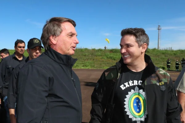 O ex-presidente Jair Bolsonaro e o líder da oposição na Câmara, deputado Luciano Zucco (PL-RS)