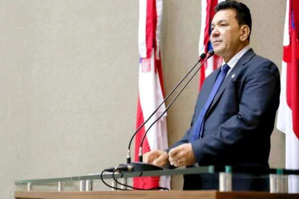 “A UTI do interior do Amazonas é a proteção de Deus”, critica deputado