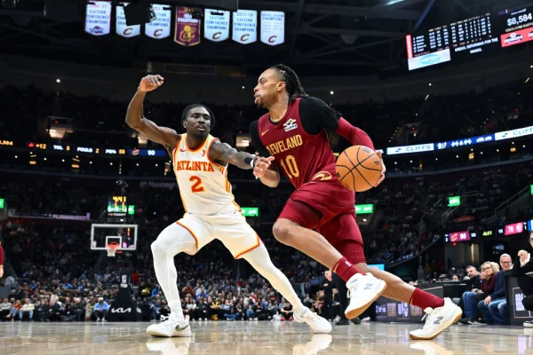 Imagem colorida de jogo entre Cleveland Cavaliers e Atlante Hawks- Metrópoles