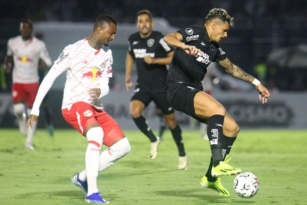 Libertadores: Botafogo passa pelo Bragantino e vai à fase de grupos