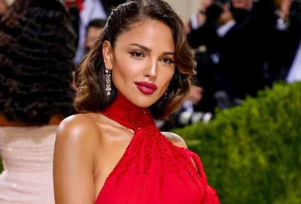 Eiza González no Met Gala 2021