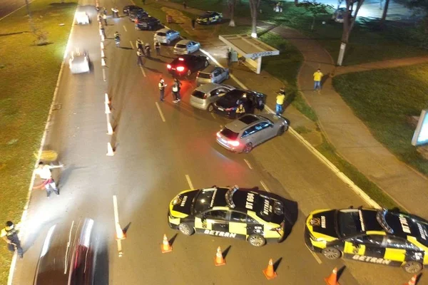 Detran faz blitz no Distrito Federal em dia do jogo do Brasil