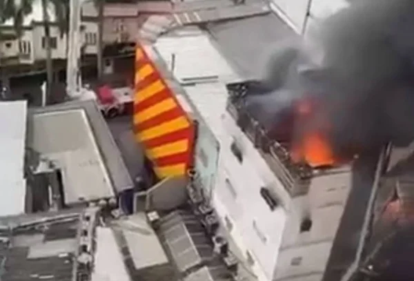 Vídeo: incêndio atinge prédio comercial em Nova Iguaçu, no Rio