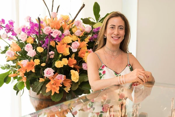 Carla Amorim oferece almoço para lançamento da nova coleção Tom