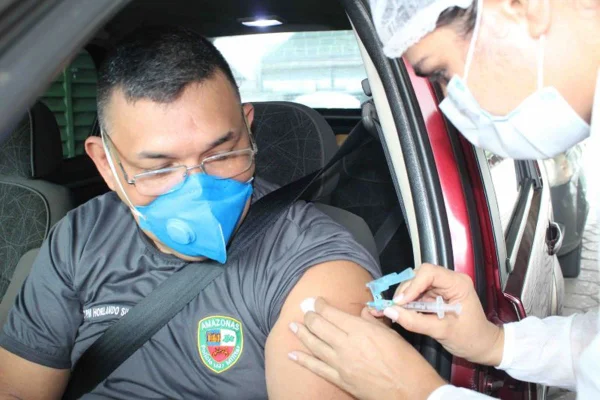 Covid-19: vacinação na segurança pública chega a 54% da meta em Manaus