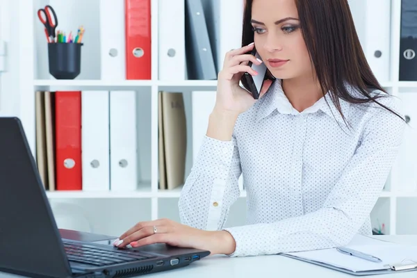 Med Life oferece vaga de auxiliar administrativo no DF. Não perca!