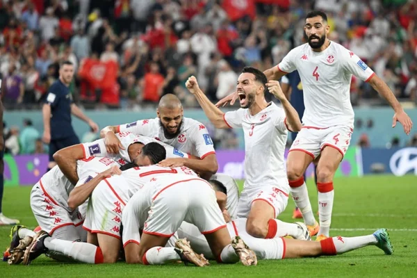 Tunisia comemorando gol - Metrópoles