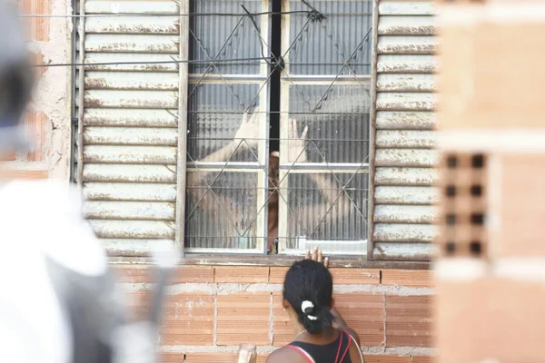 Derrubada de casas pela Agefis provoca confusão e resistência no Sol Nascente