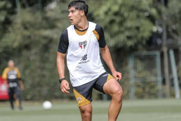 São Paulo reintegra Nicolas aos treinos após atropelar e matar idoso