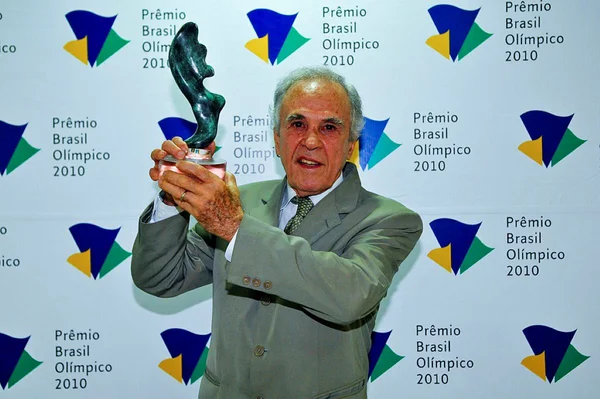 Cérebro de Eder Jofre é doado para estudos sobre demência pugilista