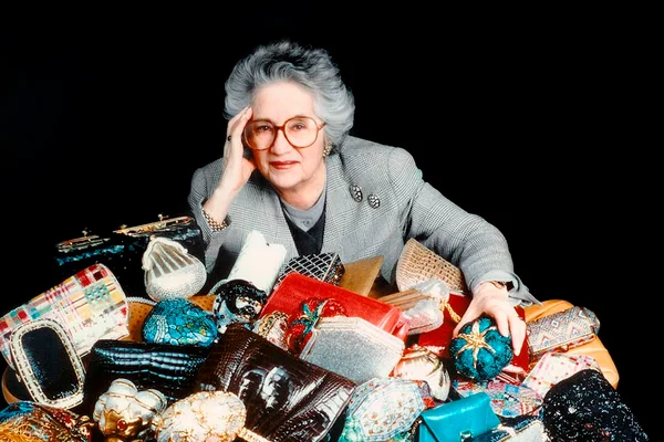 Judith Leiber, designer de bolsas, morre aos 97 anos